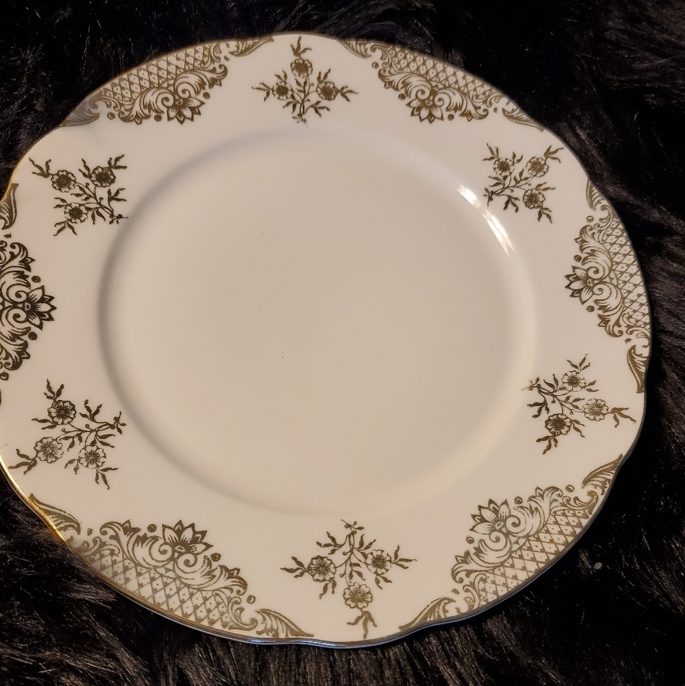 Bareuther Bavaria GermanyPlate 7 1/2" white with Gold Trim‎